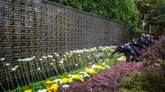 Qingming: China toma una pausa para recordar a sus antepasados