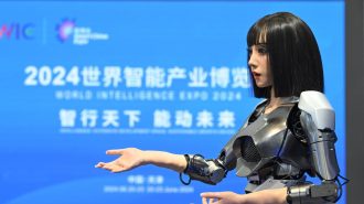 Robots humanoides y vehículos inteligentes brillaron en la Expo Tianjin