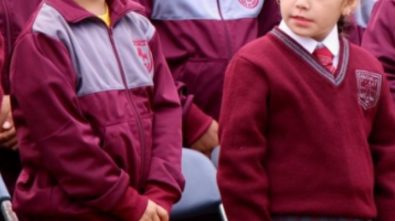 Con donación china, estudiantes de colegio chileno incendiado volvieron a clases